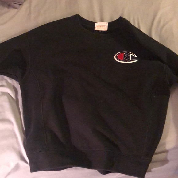 Women’s Black Crewneck - Picture 1 of 3